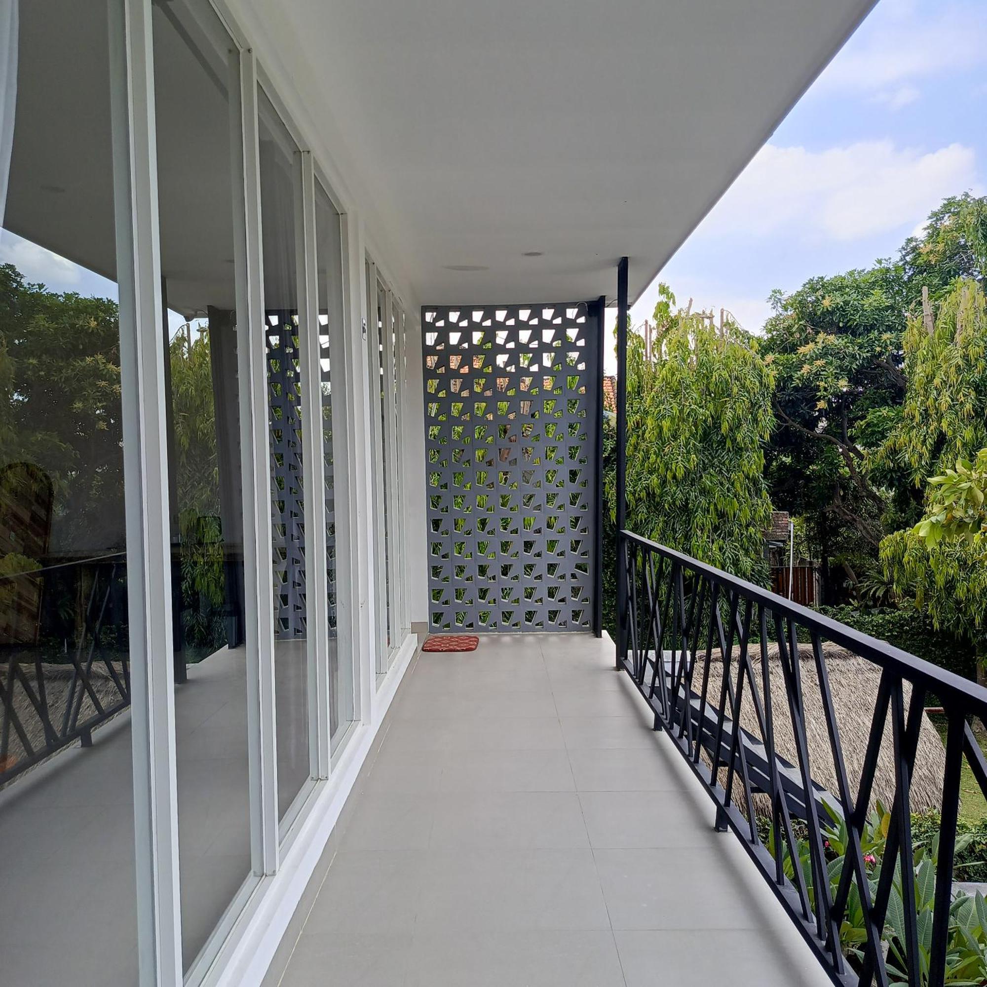 Zavana Rooms & Restaurant Tanjungkarang Exteriér fotografie