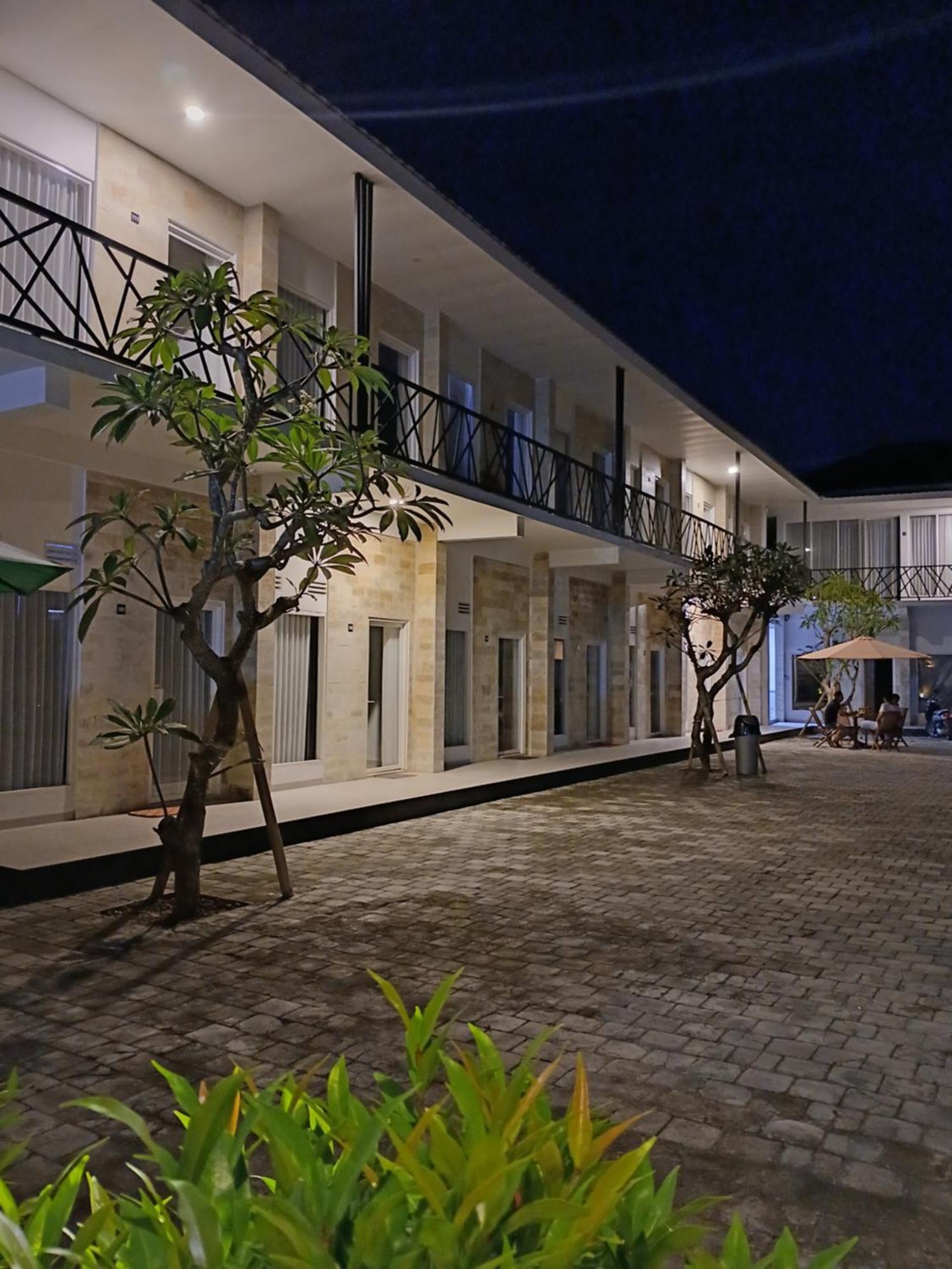 Zavana Rooms & Restaurant Tanjungkarang Exteriér fotografie